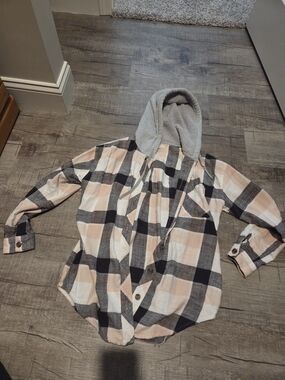 Maurices Plaid Hooded Shacket in Peach, Black & Cream